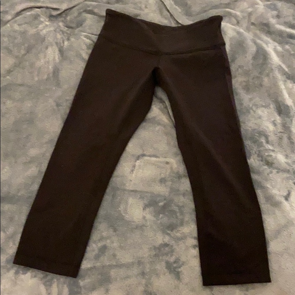 Lulu Lemon Cropped Black leggings